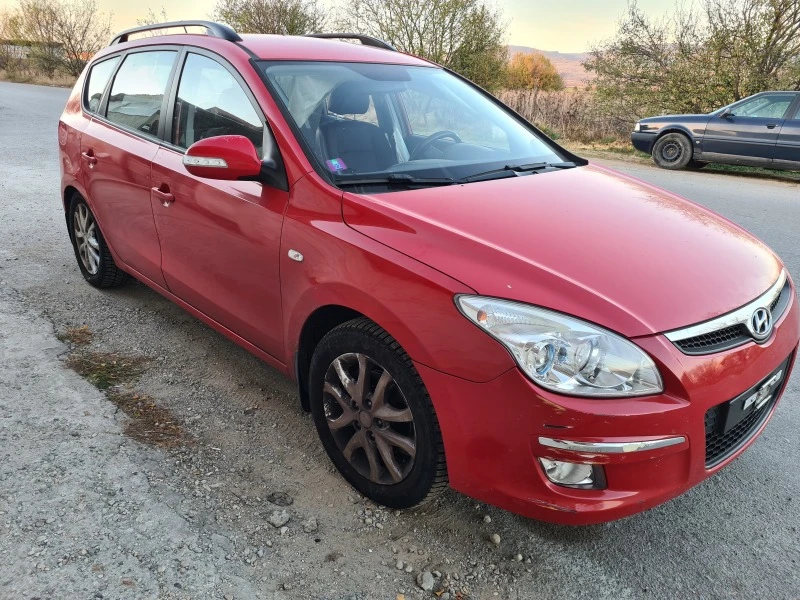 Hyundai I30 1.6crdi 90к.с cw, снимка 2 - Автомобили и джипове - 47659893