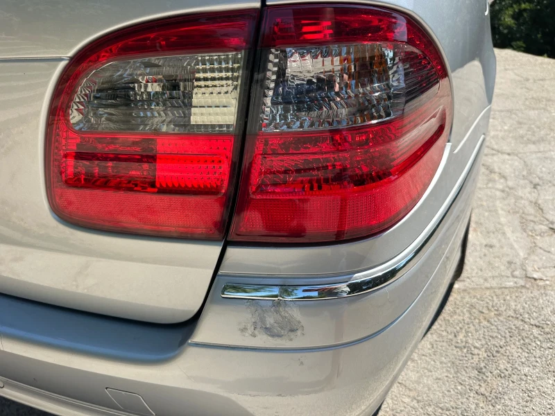 Mercedes-Benz E 220, снимка 9 - Автомобили и джипове - 52096070