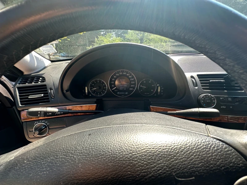 Mercedes-Benz E 220, снимка 16 - Автомобили и джипове - 52096070