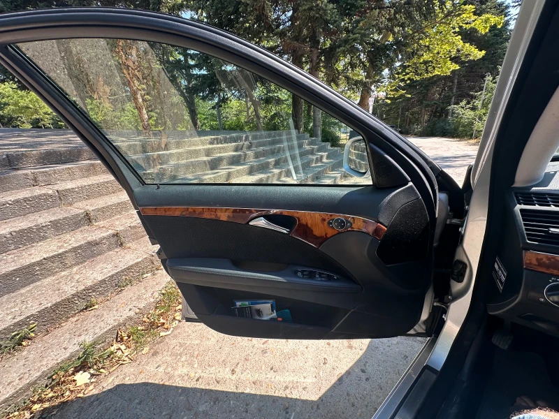 Mercedes-Benz E 220, снимка 12 - Автомобили и джипове - 52096070