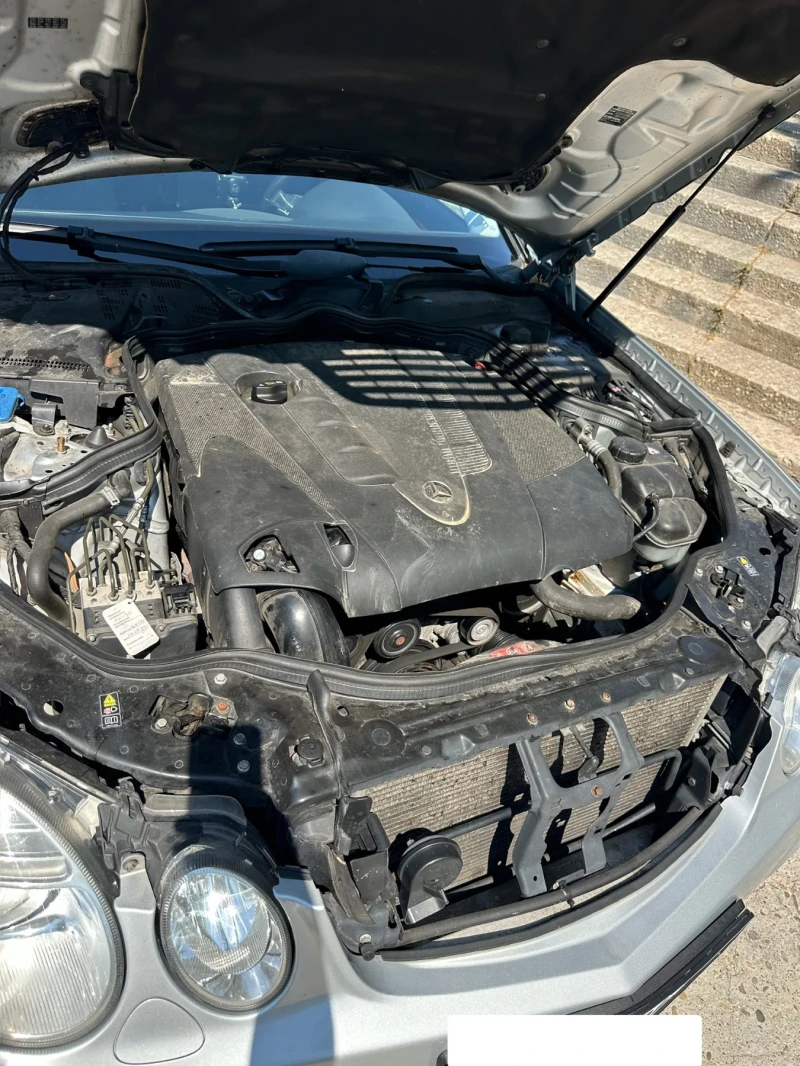 Mercedes-Benz E 220, снимка 5 - Автомобили и джипове - 52096070