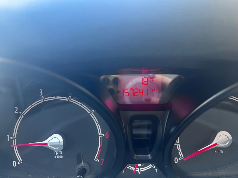 Ford Fiesta, снимка 16 - Автомобили и джипове - 52346721