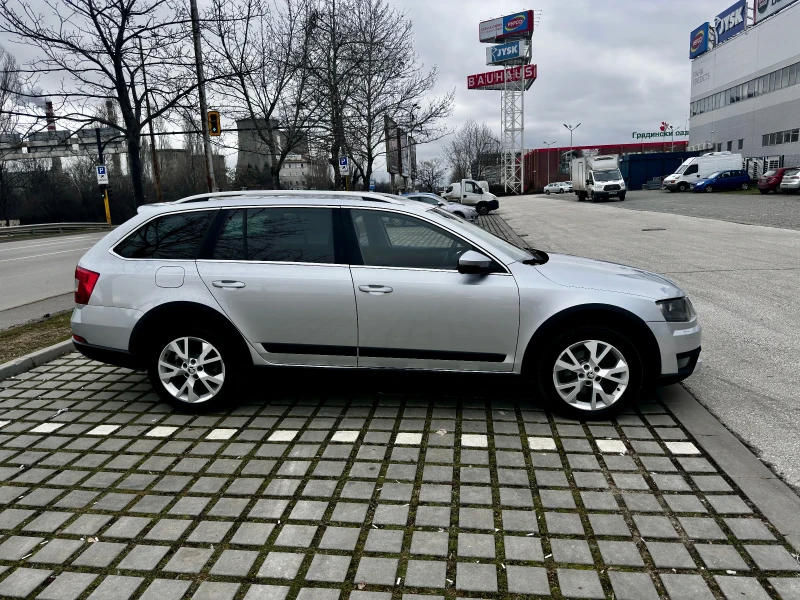 Skoda Octavia SCOUT 2.0 TDI 4x4, снимка 3 - Автомобили и джипове - 53453901