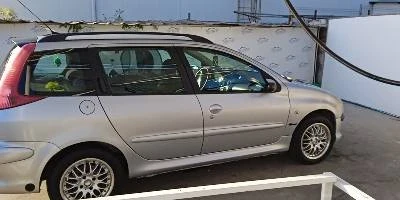 Peugeot 206 SW, снимка 13 - Автомобили и джипове - 48762298