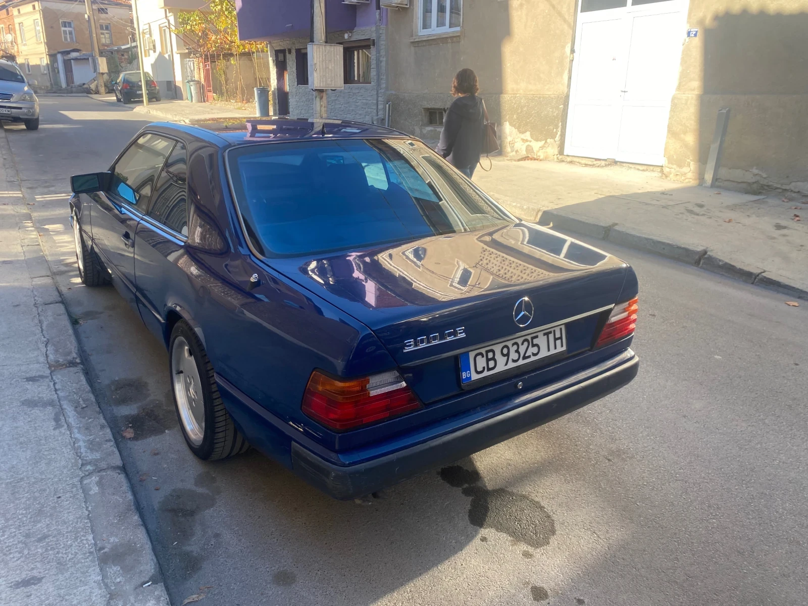 Mercedes-Benz 124 Купе, снимка 1
