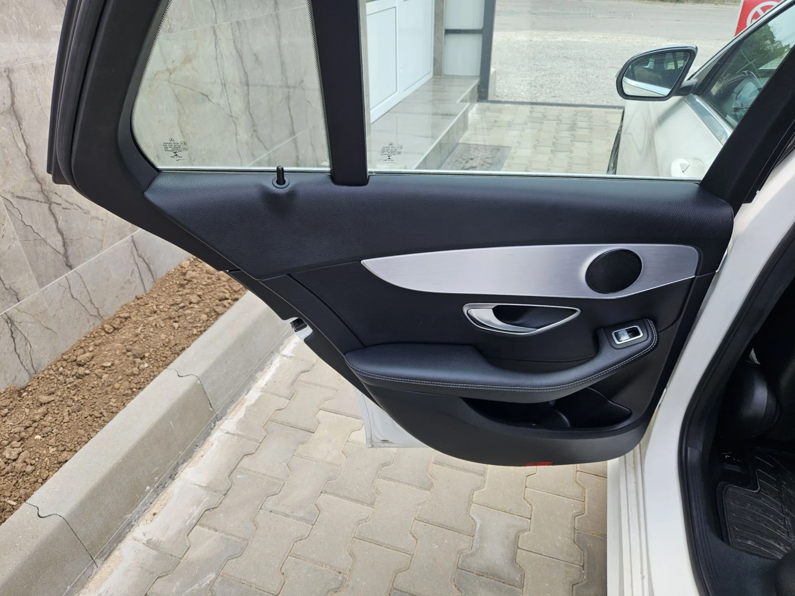 Mercedes-Benz C 220 2.2cdi AMG | Mobile.bg — изображение 12
