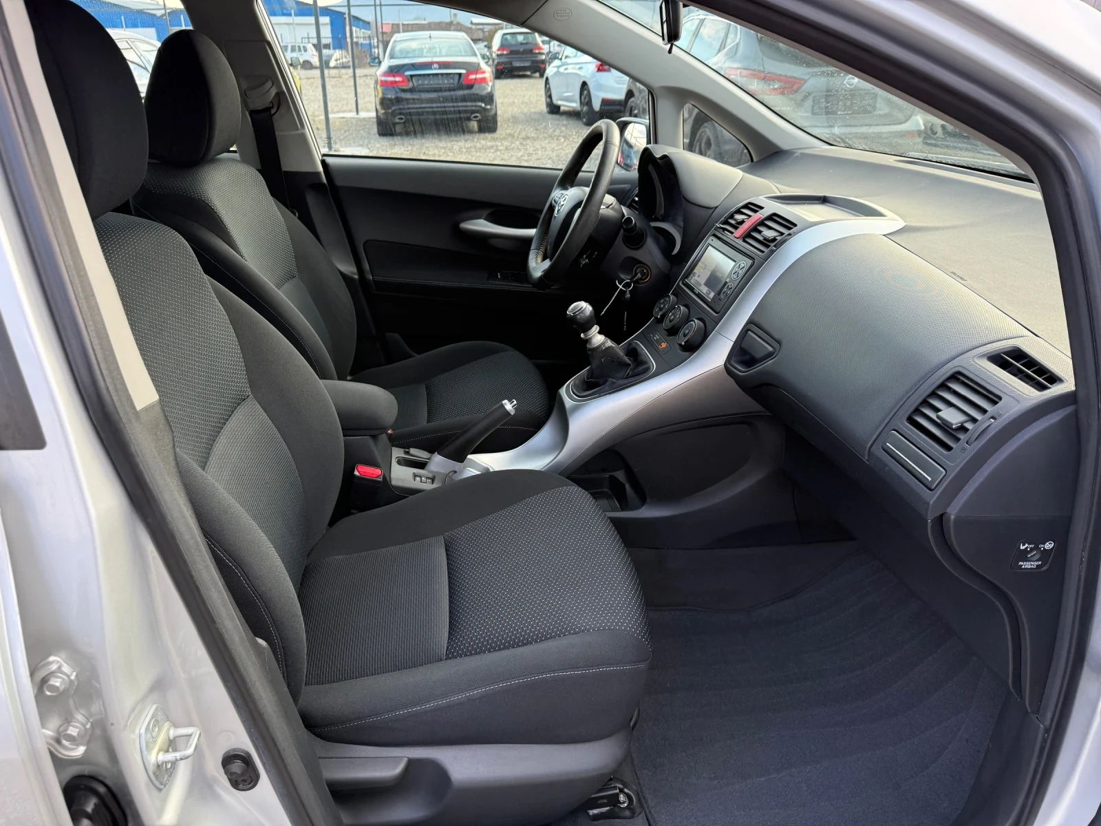 Toyota Auris 1.4d 90hp NAVi/CAMERA/EVRO5B | Mobile.bg   11