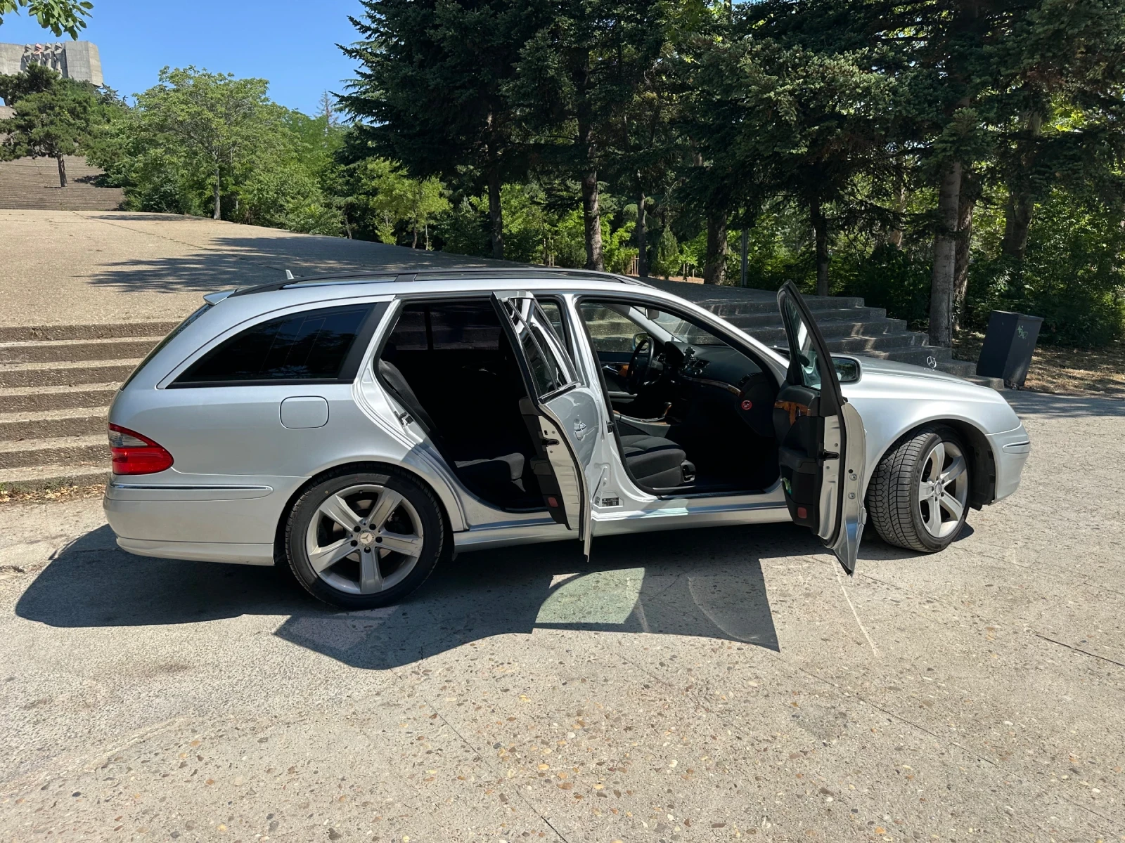 Mercedes-Benz E 220  - изображение 8