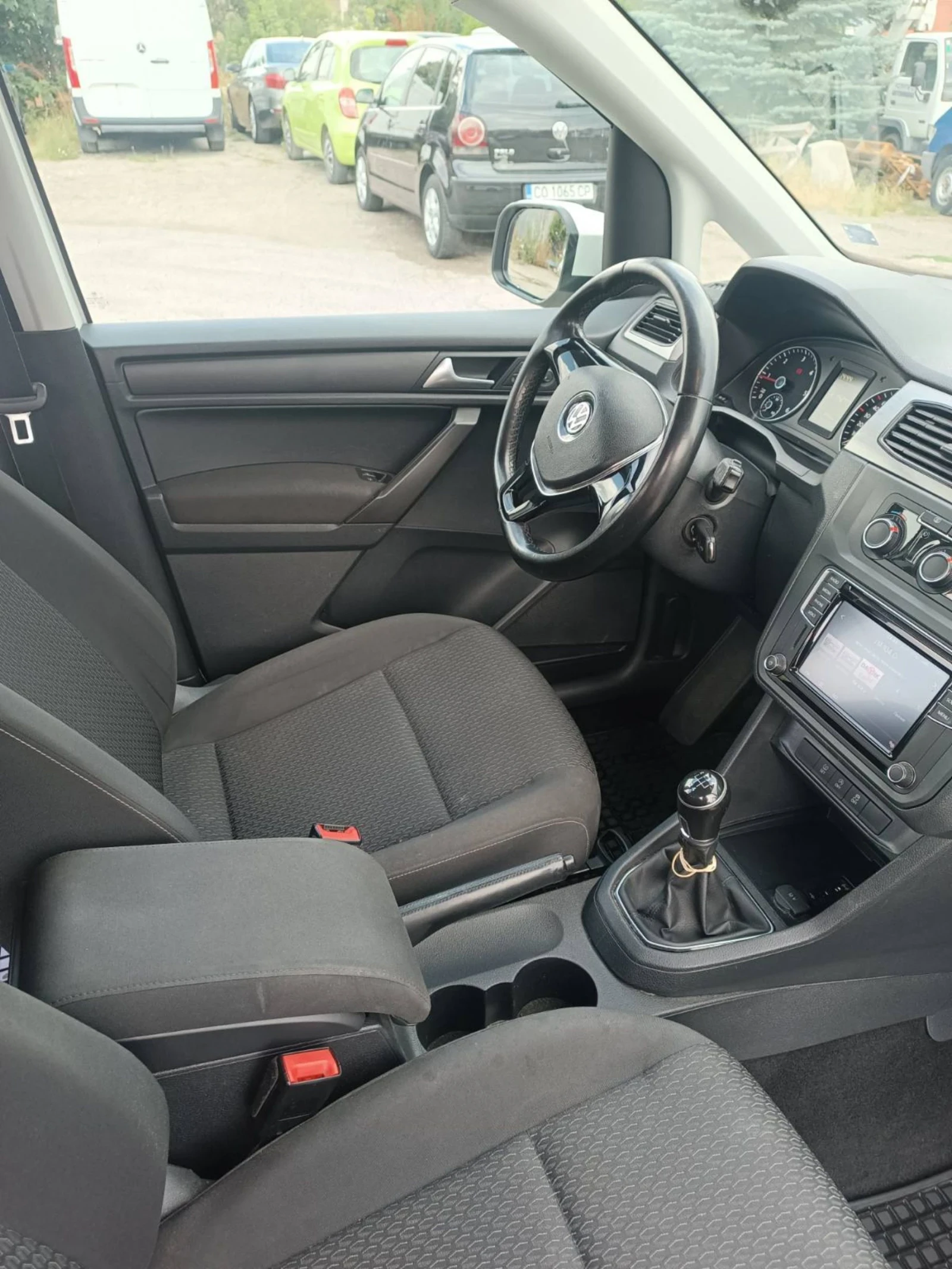 VW Caddy 2.0 - изображение 9