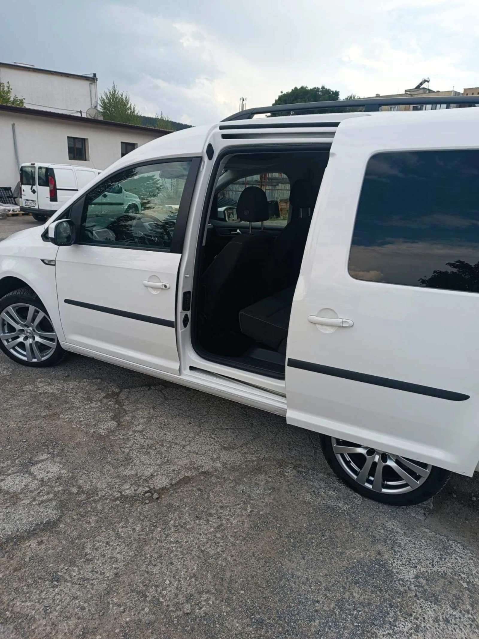 VW Caddy 2.0 - изображение 6