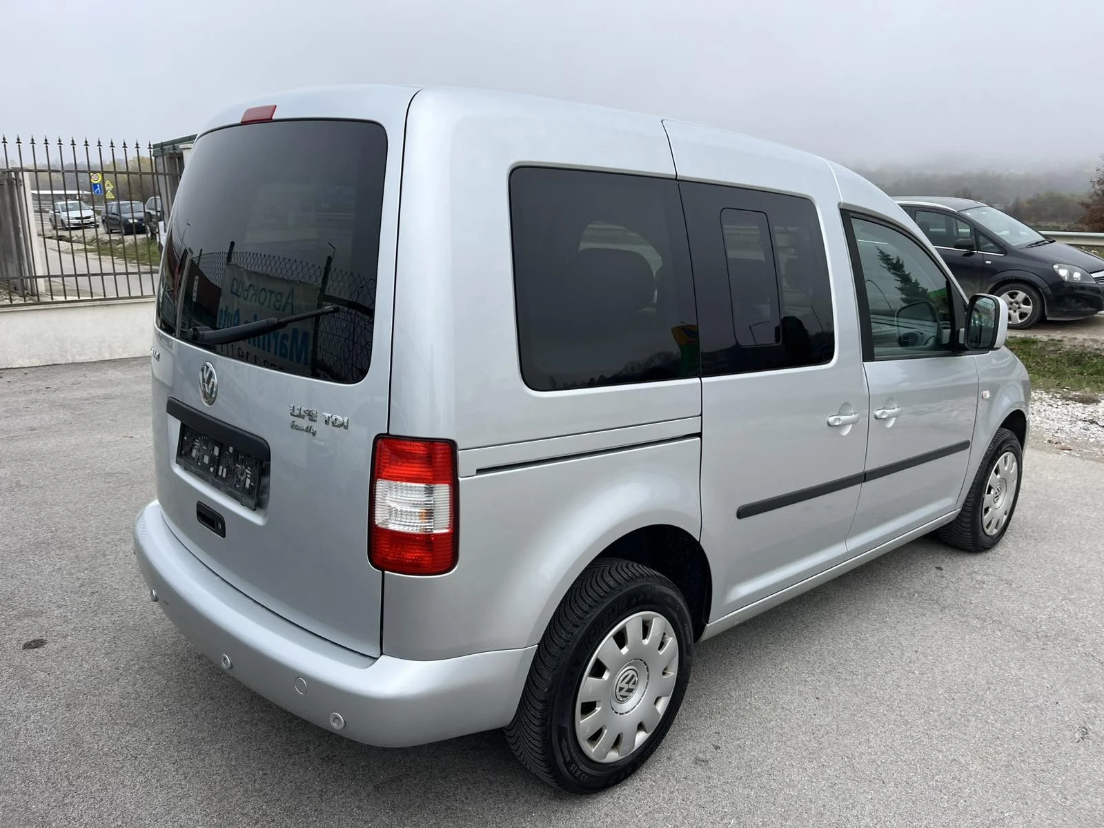 VW Caddy 1.9TDI 105кс. КЛИМАТИК EURO 4 ПАРКТРОНИК - изображение 4