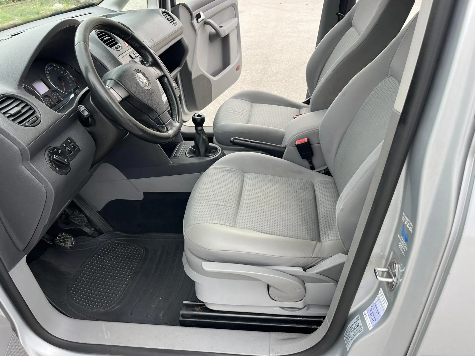 VW Caddy 1.9TDI 105кс. КЛИМАТИК EURO 4 ПАРКТРОНИК - изображение 8