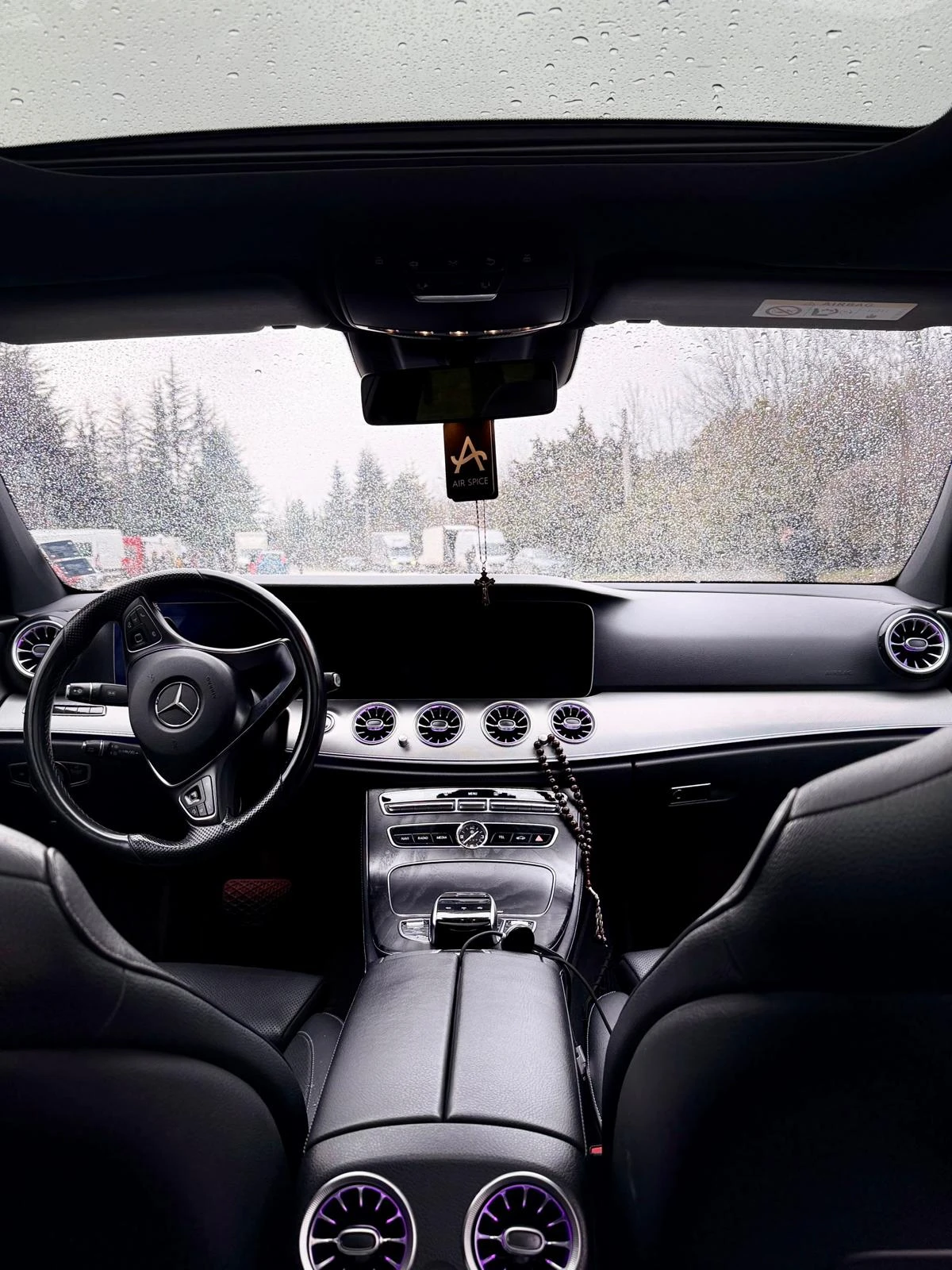 Mercedes-Benz E 350 Цената е до утре вечерта, снимка 11 - Автомобили и джипове - 53782932