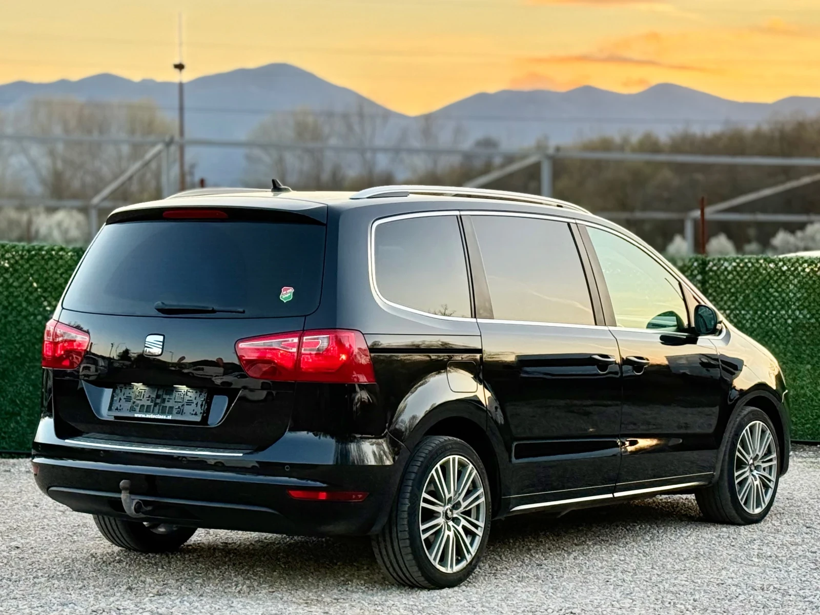 Seat Alhambra 2.0TDi DSG* XENON* NAVI* ПАНОРАМА, снимка 7 - Автомобили и джипове - 54152095