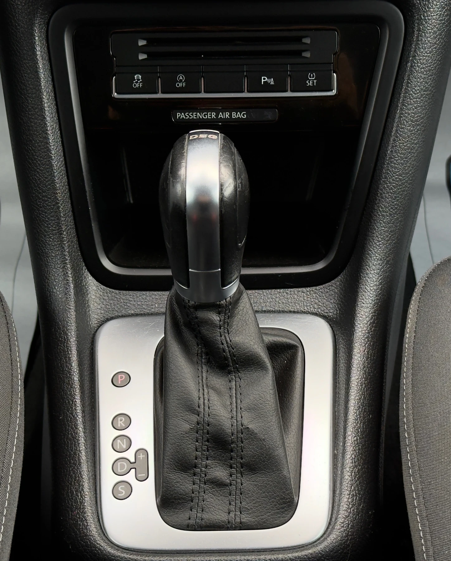 Seat Alhambra 2.0TDi DSG* XENON* NAVI* ПАНОРАМА, снимка 15 - Автомобили и джипове - 54152095