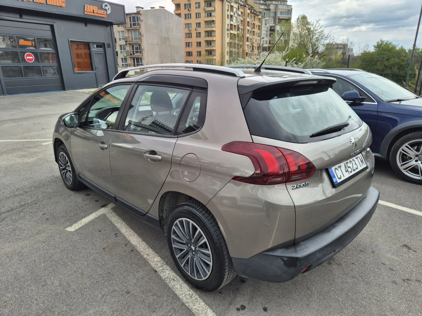 Peugeot 2008 1.2i, снимка 6 - Автомобили и джипове - 54284347