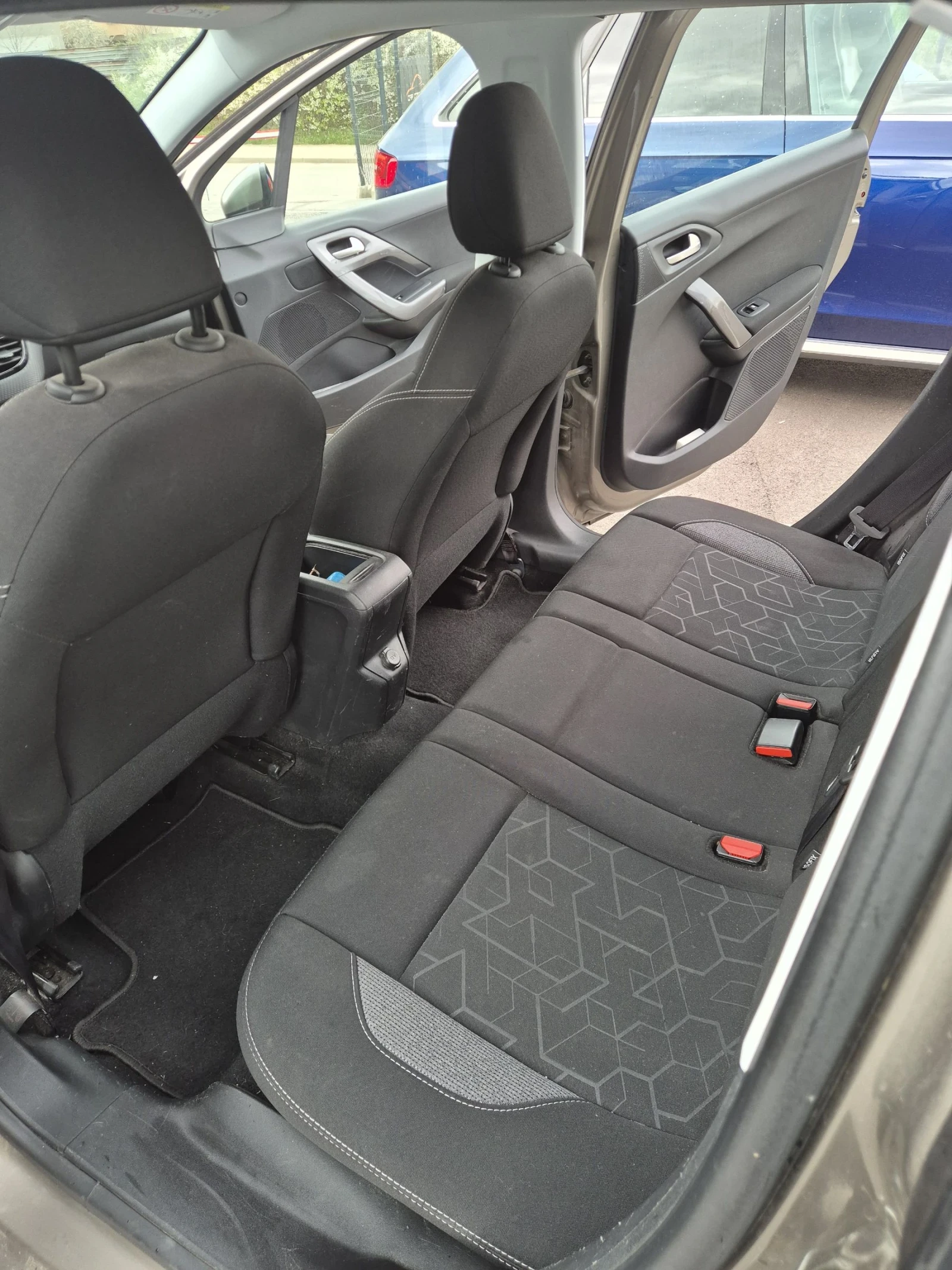 Peugeot 2008 1.2i, снимка 15 - Автомобили и джипове - 54284347