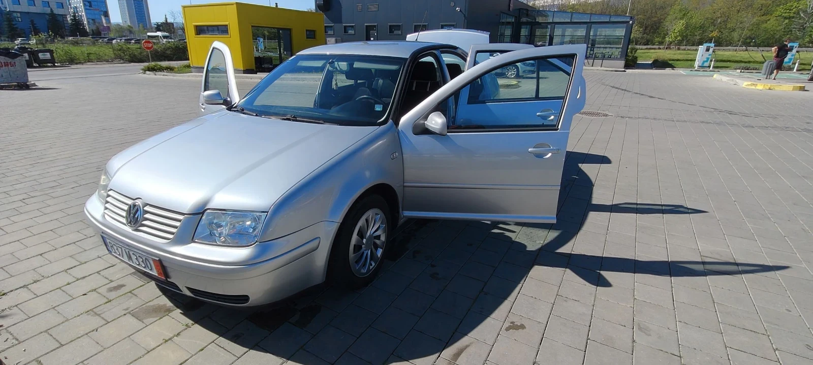 VW Bora 1.4.16V.75ks, снимка 5 - Автомобили и джипове - 54372496