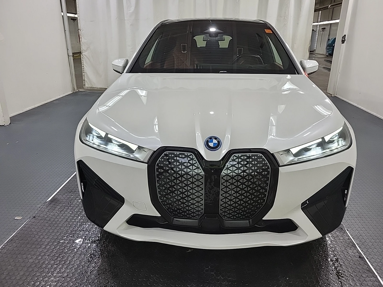 BMW iX xDrive50, снимка 13 - Автомобили и джипове - 54417167