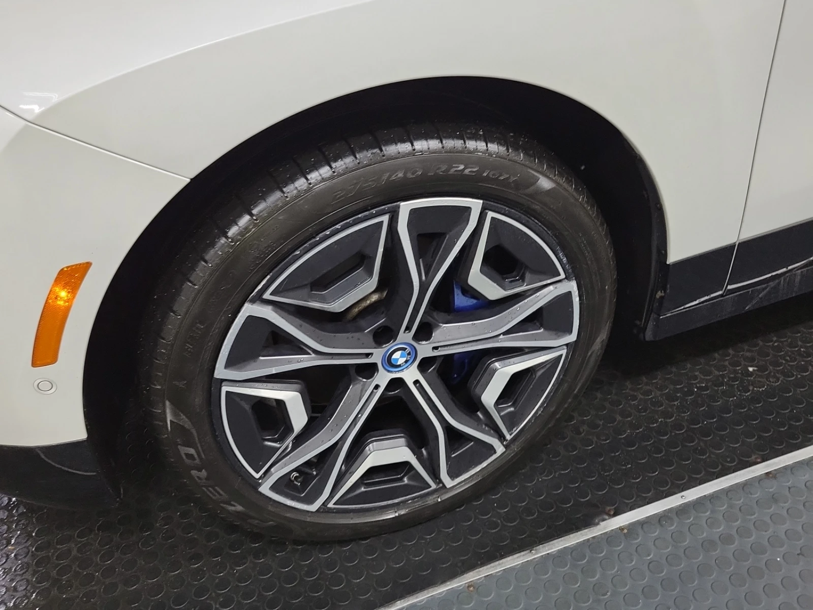 BMW iX xDrive50, снимка 6 - Автомобили и джипове - 54417167