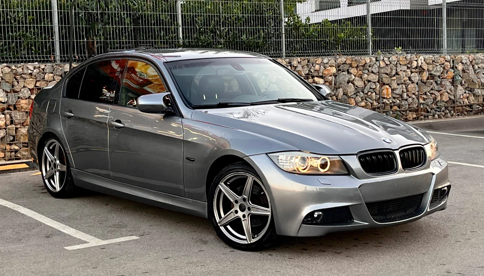 BMW 320 Facelift M pack , снимка 4 - Автомобили и джипове - 54559620