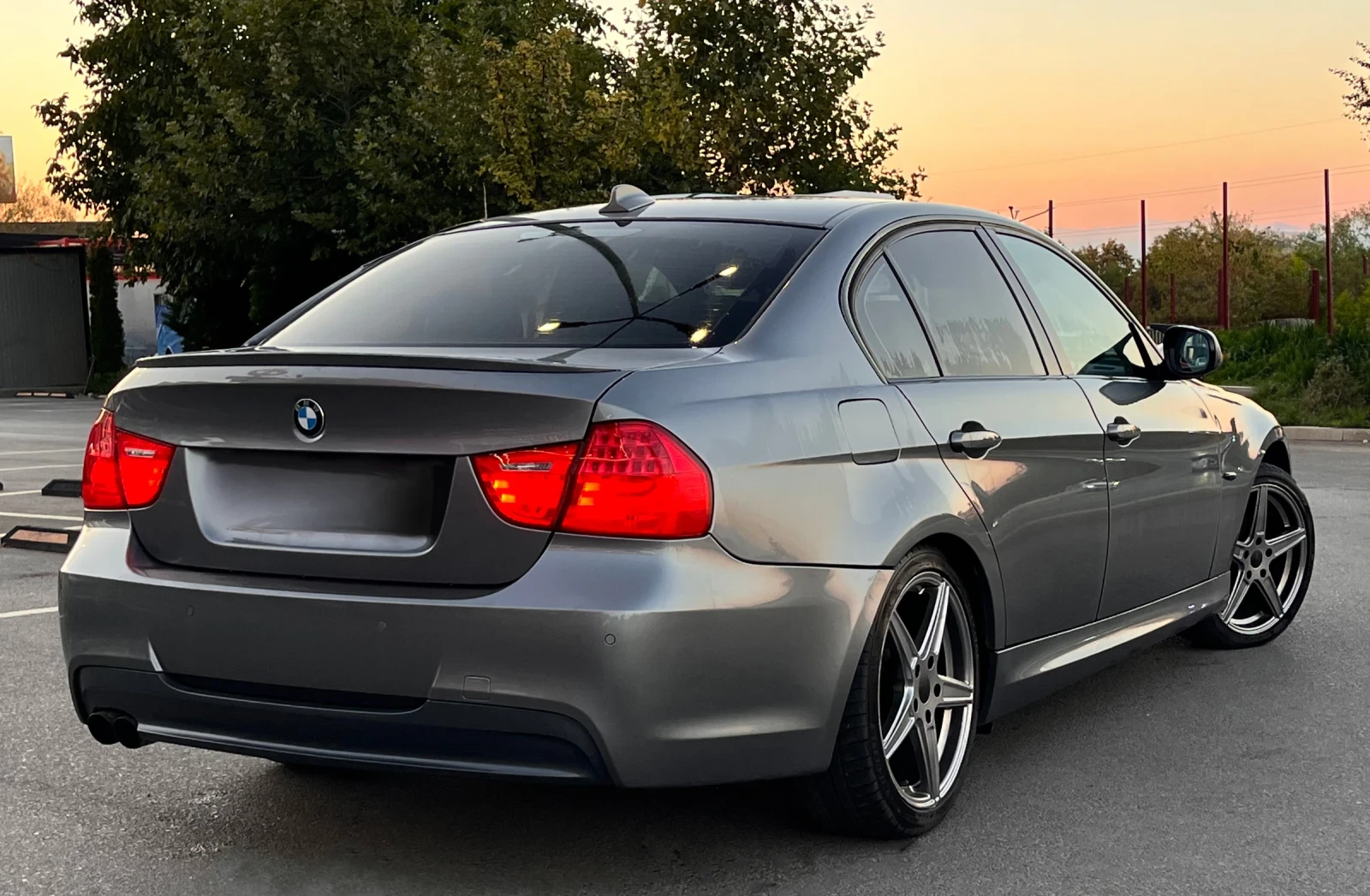 BMW 320 Facelift M pack , снимка 7 - Автомобили и джипове - 54559620