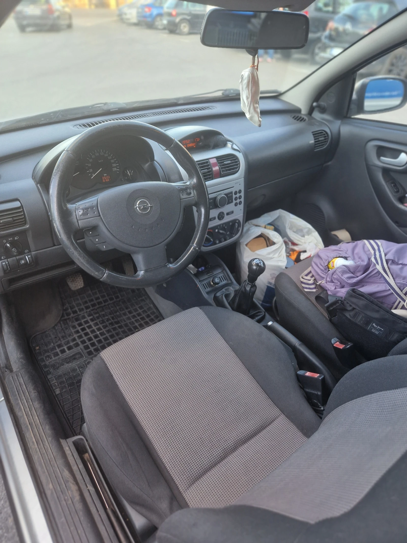 Opel Corsa 1.2 twinport facelift, снимка 16 - Автомобили и джипове - 54962885