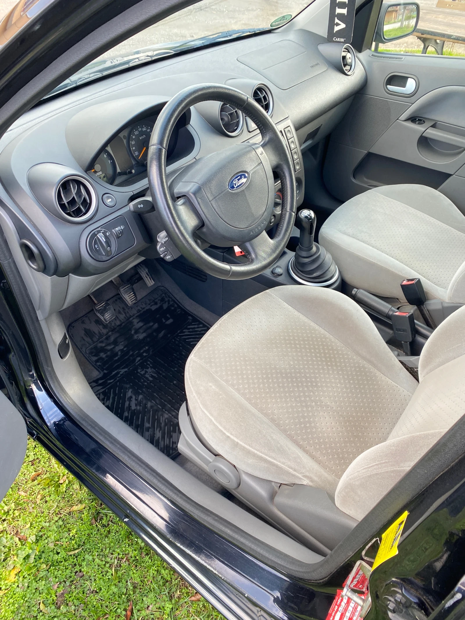 Ford Fiesta, снимка 5 - Автомобили и джипове - 55040352