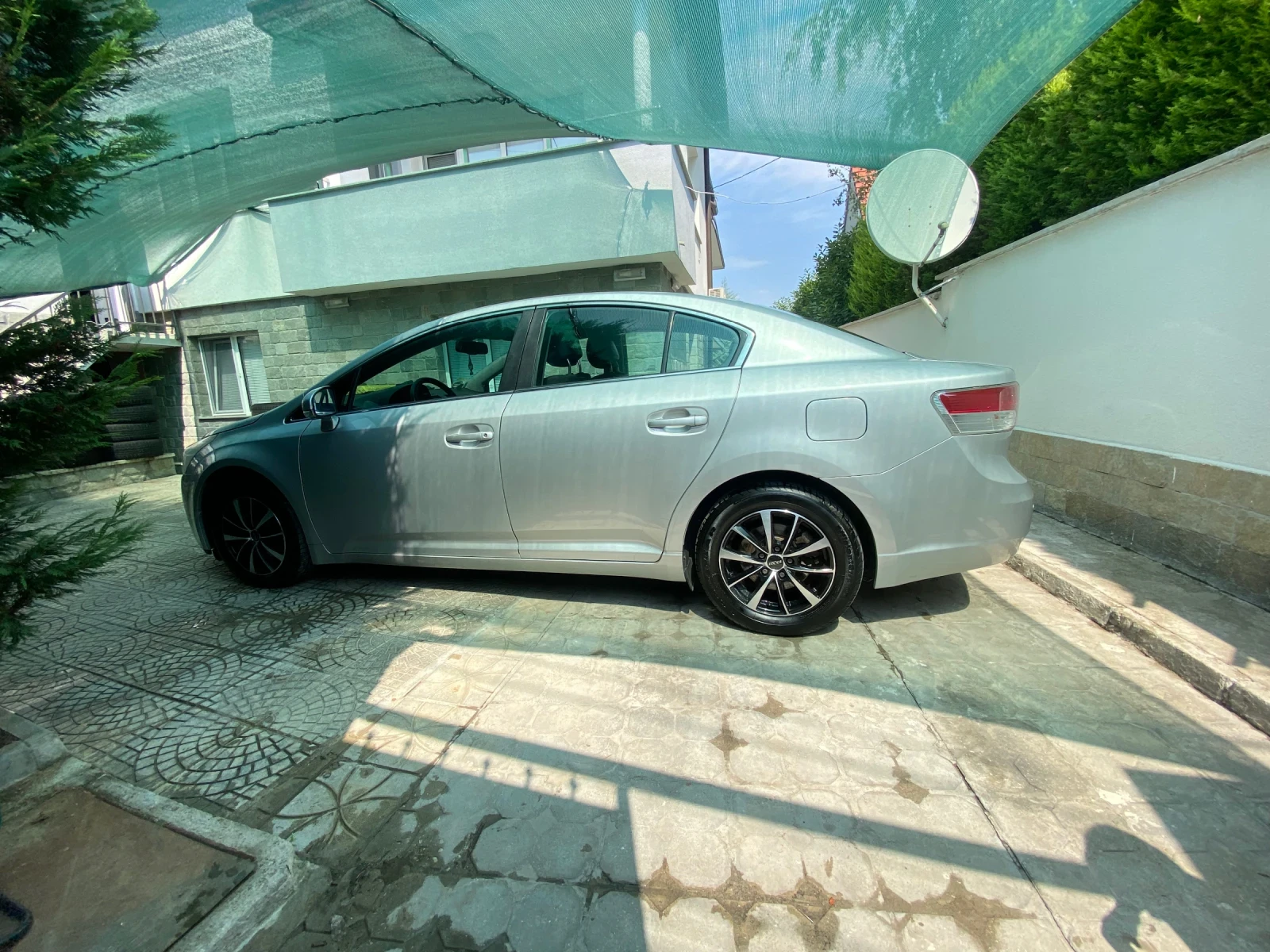 Toyota Avensis 1.8 , снимка 5 - Автомобили и джипове - 55174836