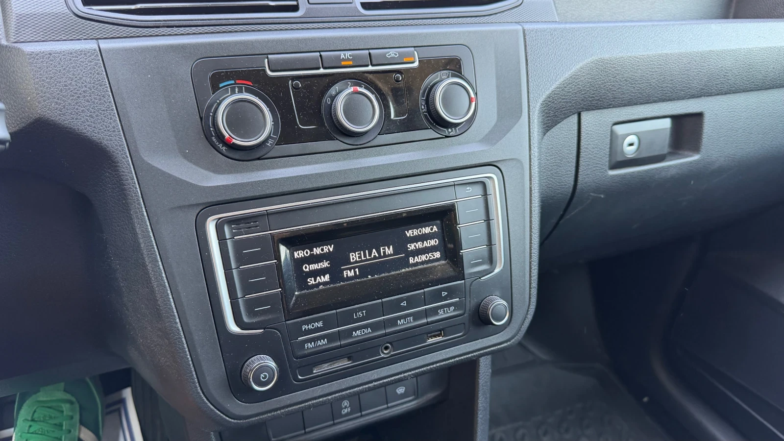 VW Caddy MAXI EURO6, снимка 15 - Автомобили и джипове - 55246652