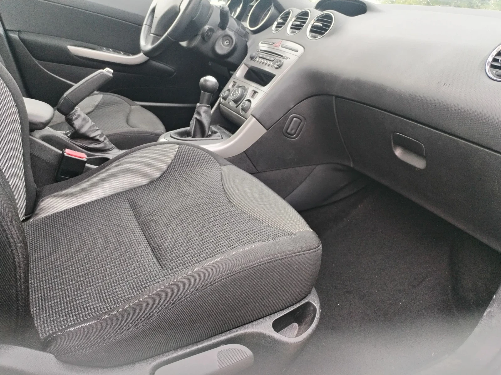 Peugeot 308 1.6 HDI FEIS, снимка 14 - Автомобили и джипове - 55327962