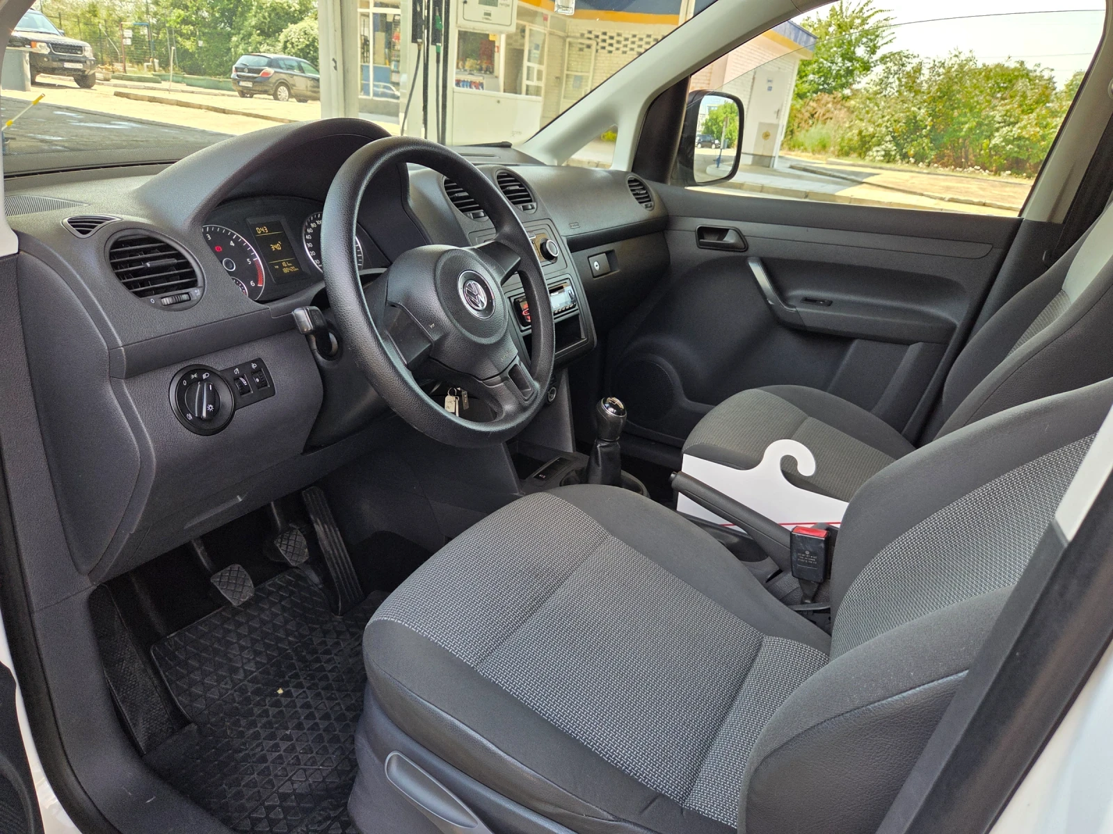 VW Caddy 2, 0 tdi 102 hp, снимка 5 - Автомобили и джипове - 55570584