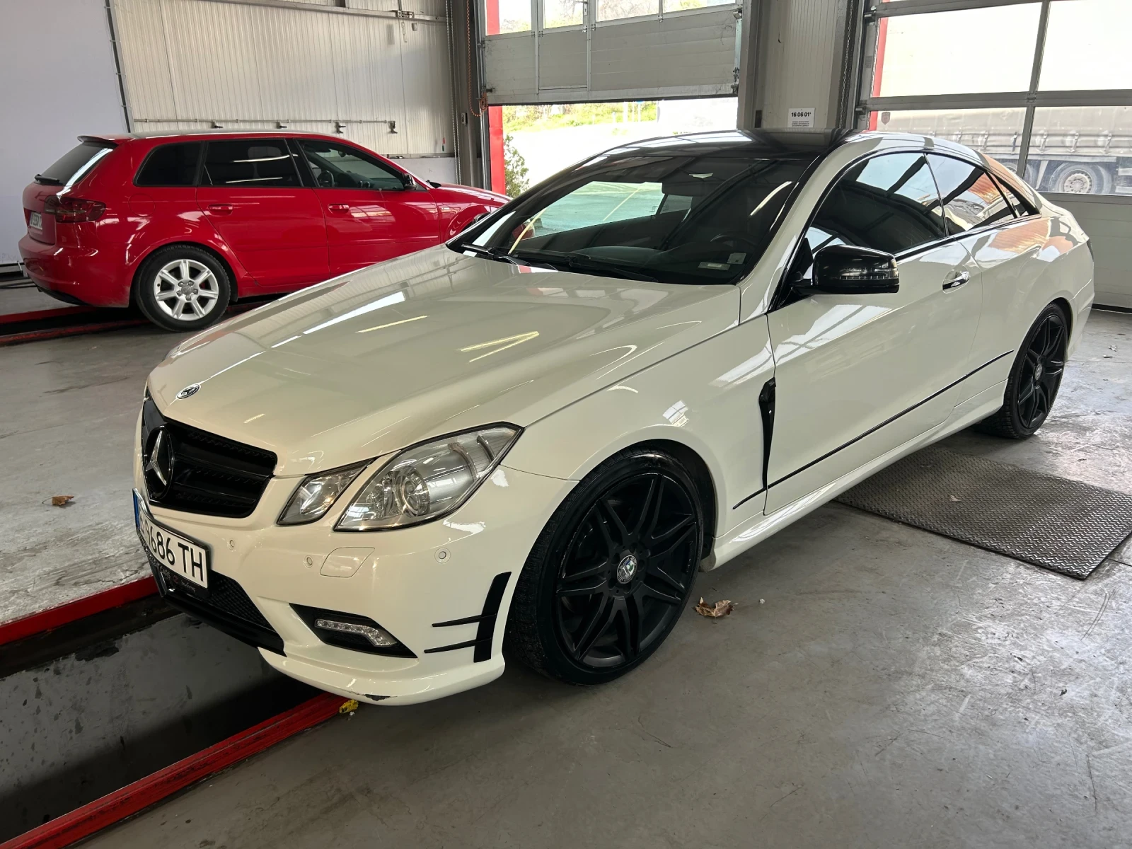 Mercedes-Benz E 350, снимка 5 - Автомобили и джипове - 55631795