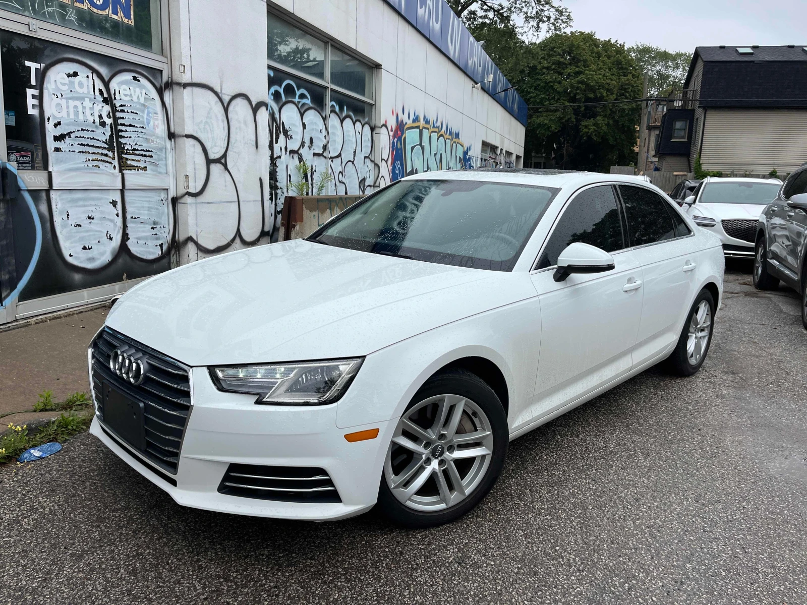 Audi A4 QUATTRO * ГЛАВНО ПРЕДСТАВИТЕЛСТВО НА HYUNDAI* 
