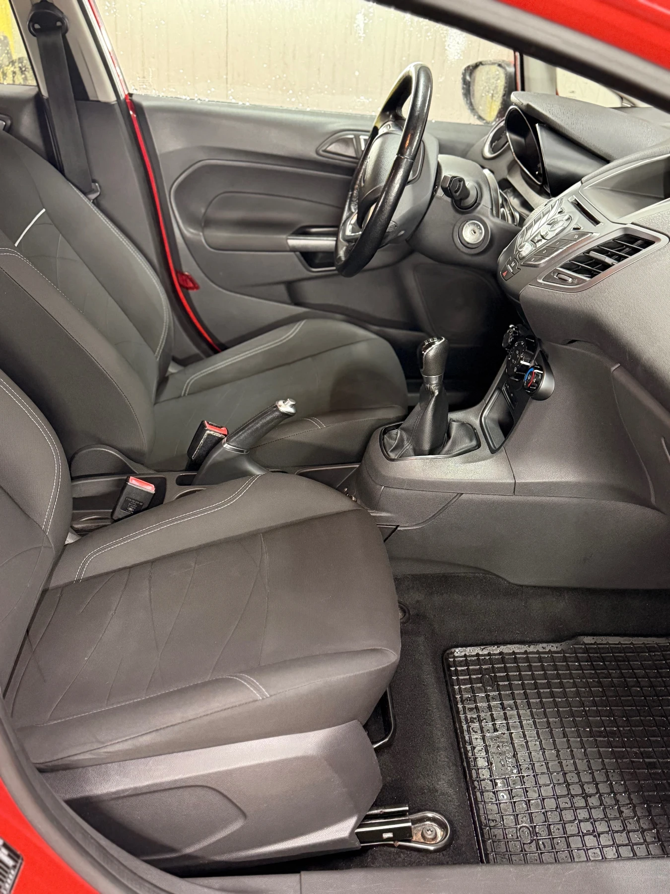 Ford Fiesta 1.5 tdci, снимка 9 - Автомобили и джипове - 56748003