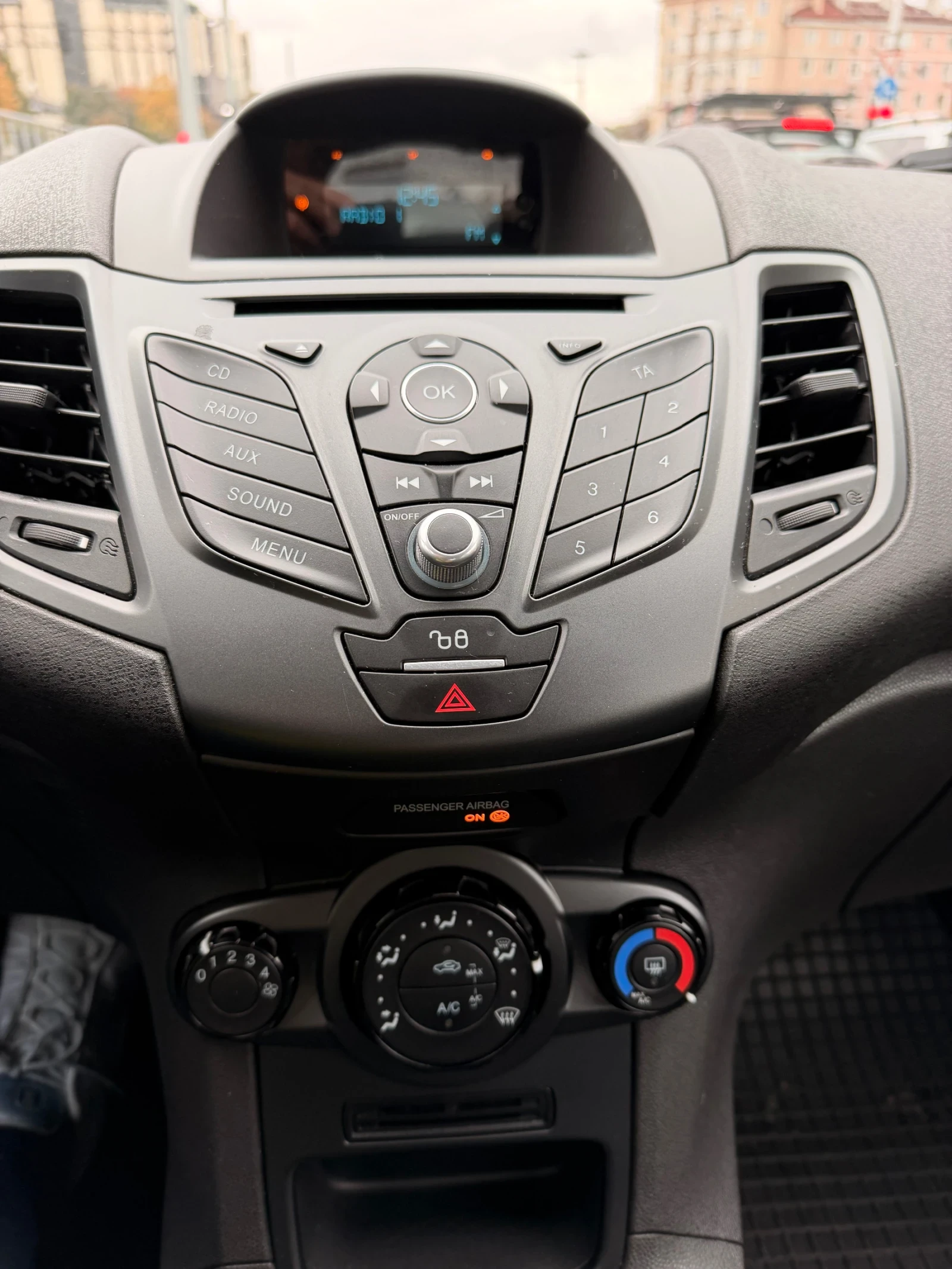Ford Fiesta 1.5 tdci, снимка 6 - Автомобили и джипове - 56748003