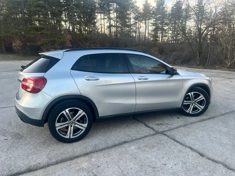 Mercedes-Benz GLA 220 4-matic/ОБСЛУЖЕНА/ПЕРФЕКТНО СЪСТОЯНИЕ/, снимка 3 - Автомобили и джипове - 49278099