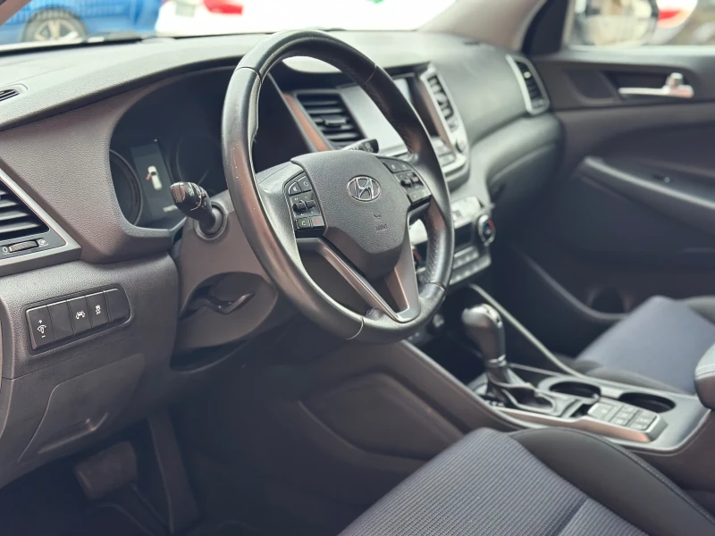 Hyundai Tucson 2.0 CRDI XPOSSIBLE 4WD PANO AUTO, снимка 7 - Автомобили и джипове - 52640439