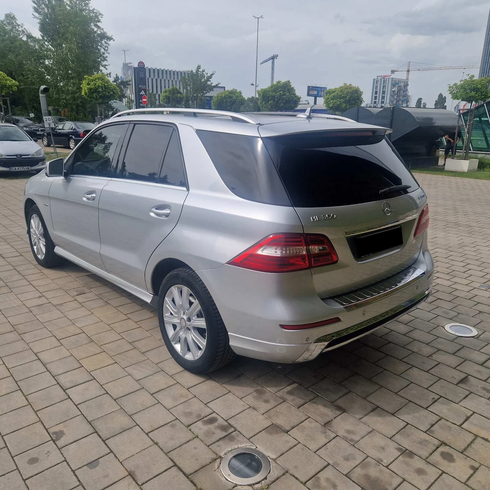 Mercedes-Benz ML 350 АМГ* Дистроник* Памет* Панорама* FULL - изображение 4