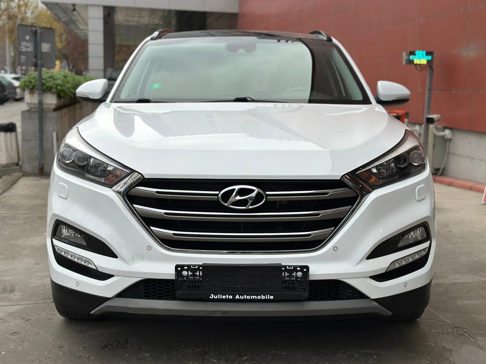 Hyundai Tucson 2.0 CRDI XPOSSIBLE 4WD PANO AUTO - изображение 2