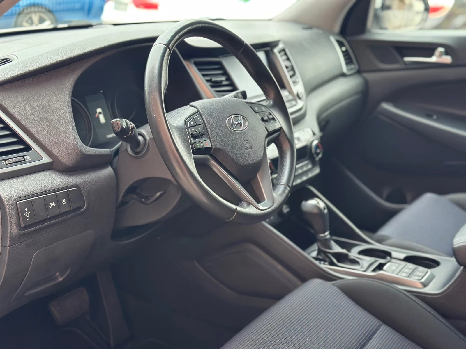 Hyundai Tucson 2.0 CRDI XPOSSIBLE 4WD PANO AUTO - изображение 7