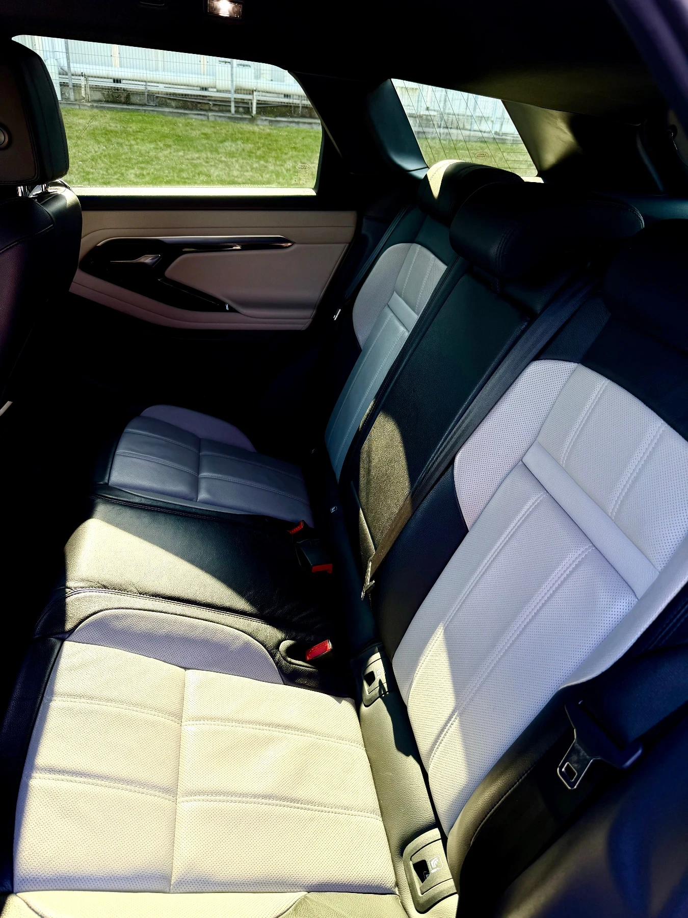 Land Rover Evoque Range Rover Evoque II 2.0 Td4 Mild Hybrid AWD, снимка 16 - Автомобили и джипове - 53929732