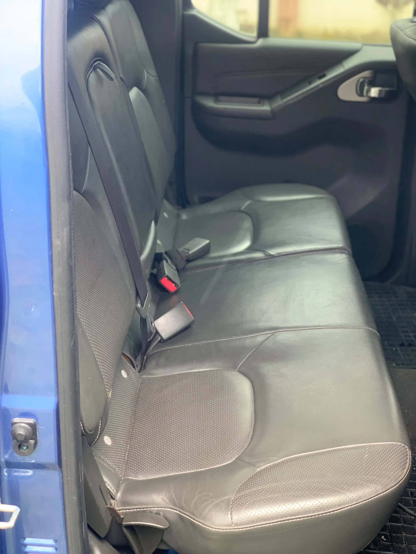 Nissan Navara, снимка 13 - Автомобили и джипове - 53962641