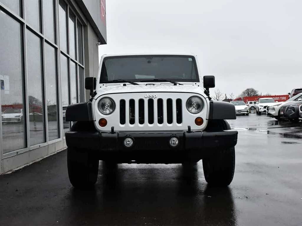 Jeep Wrangler * ONE OWNER, ACCIDENT FREE, WELL MAINTAINED, 4 DOO, снимка 2 - Автомобили и джипове - 54114693