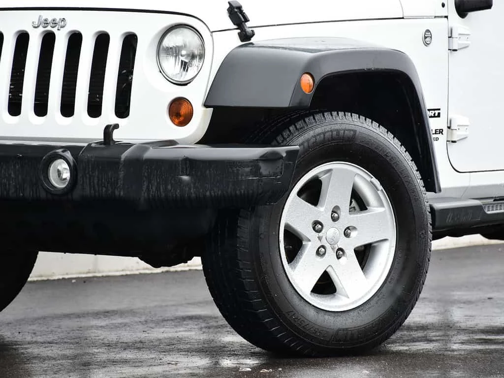 Jeep Wrangler * ONE OWNER, ACCIDENT FREE, WELL MAINTAINED, 4 DOO, снимка 6 - Автомобили и джипове - 54114693