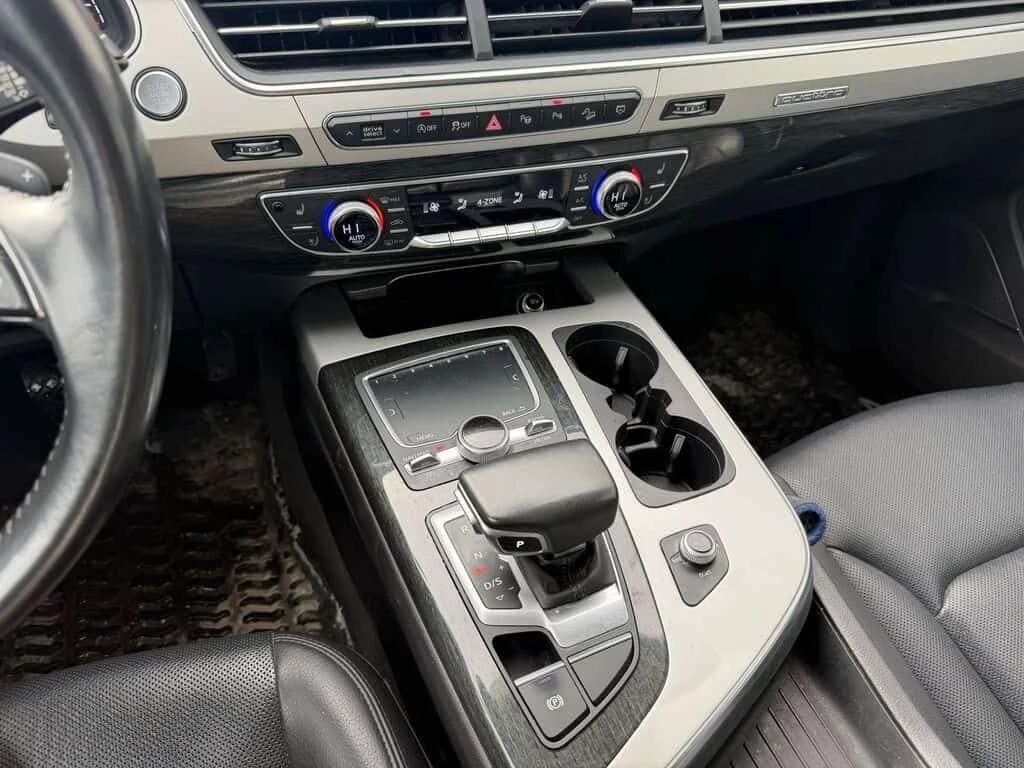 Audi Q7 Technik 55 TFSI| PANO| ОБДУХВАНЕ| 360 КАМЕРИ| , снимка 11 - Автомобили и джипове - 54126441