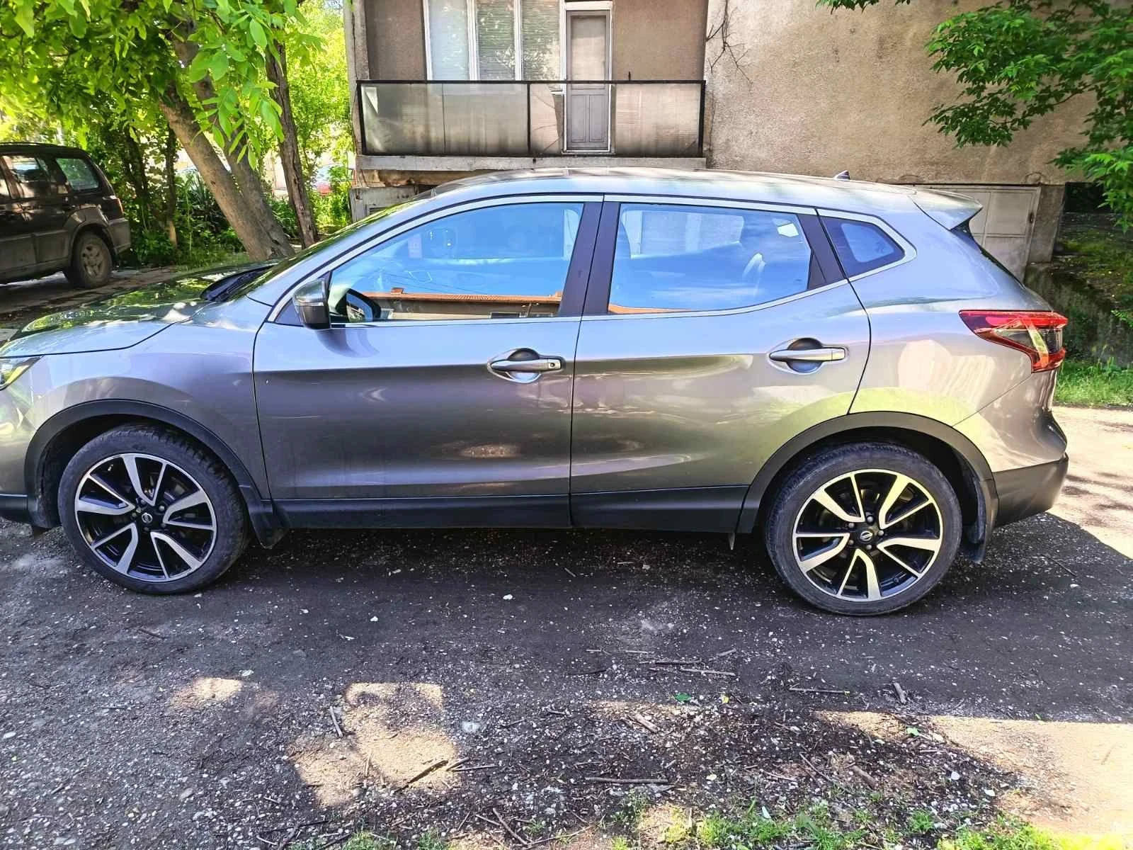 Nissan Qashqai, снимка 4 - Автомобили и джипове - 54592623