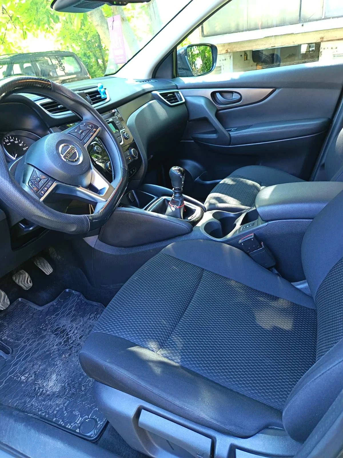 Nissan Qashqai, снимка 6 - Автомобили и джипове - 54592623