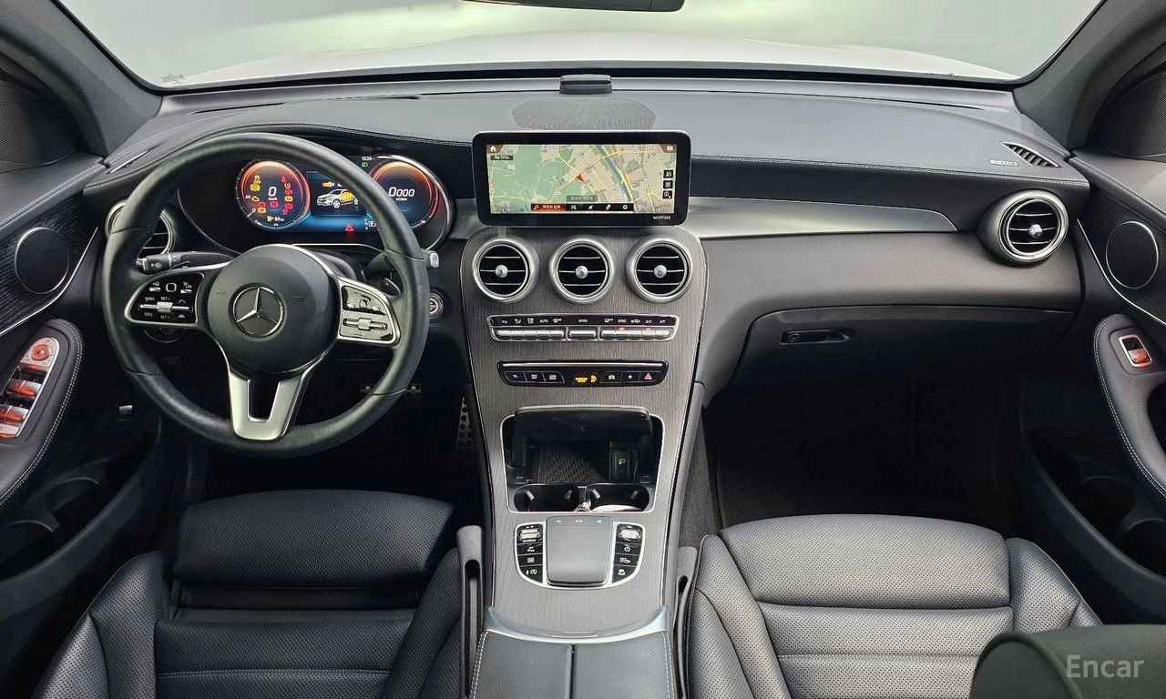 Mercedes-Benz GLC 300 FACELIFT* COUPE* ОБДУХВАНЕ* ДИСТРОНИК* ХЕДЪП* , снимка 6 - Автомобили и джипове - 55396301