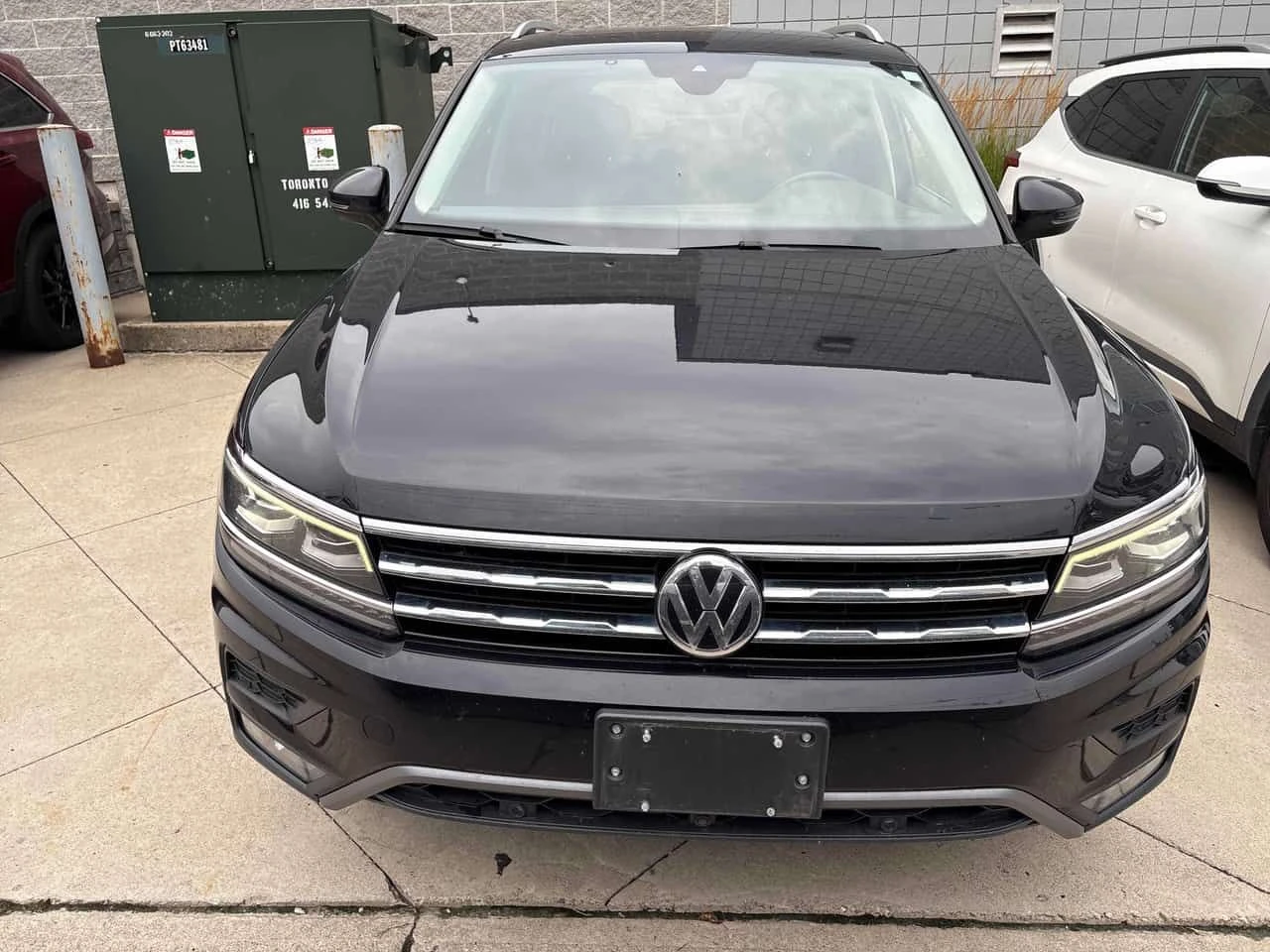 VW Tiguan Highline | CARFAX | АВТОКРЕДИТ БЕЗ ПЪРВОНАЧАЛНА , снимка 2 - Автомобили и джипове - 55598614